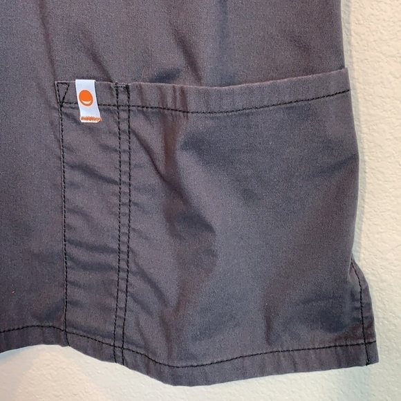 Code Happy V-neck Scrub Top Gray Size: XS - Picture 2 of 9